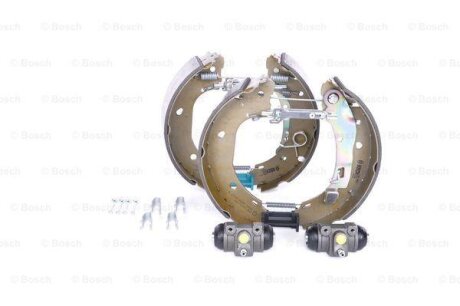 К-кт гальм.барабана (колодки, циліндр, пружини) BOSCH 0204114646