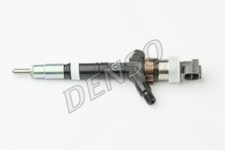 Форсунка топливная DENSO DCRI100750