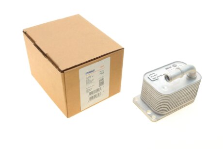 Фото 1 - радіатор масляний MAHLE MAHLE / KNECHT CLC 129 000S Радіатор масляний MAHLE MAHLE / KNECHT CLC 129 000S (фото 1)