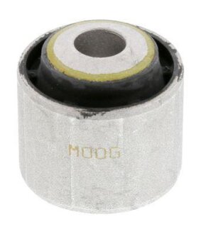 Сайлентблок заднього важеля MOOG MESB8821