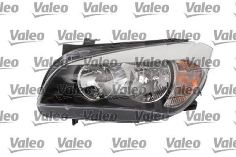 Фара автомобільна Valeo 044946