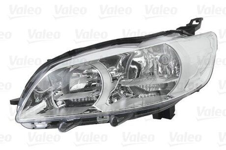 Фара автомобільна Valeo 045124