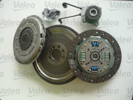 Зчеплення, маховик і підшипник Valeo 845022